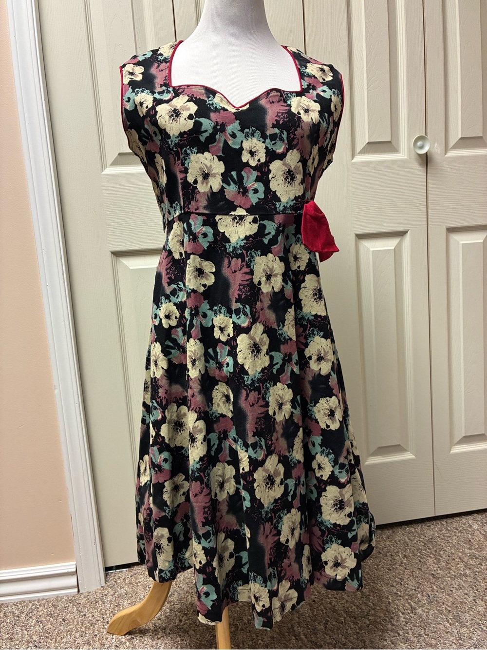 Lindy Bop Size XL Floral Midi Dress